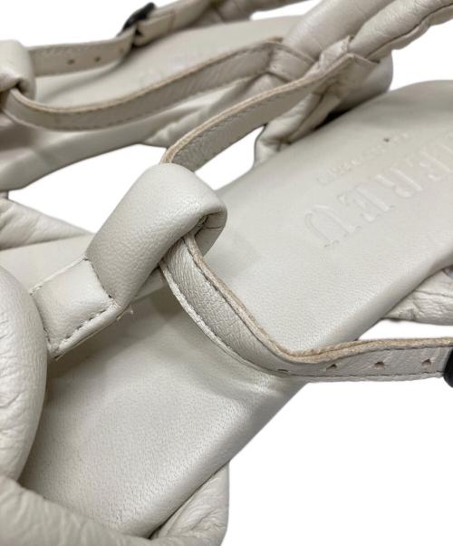 HEREU（ヘリュー）HEREU (ヘリュー) レザーサンダル ベージュ サイズ:37の古着・服飾アイテム