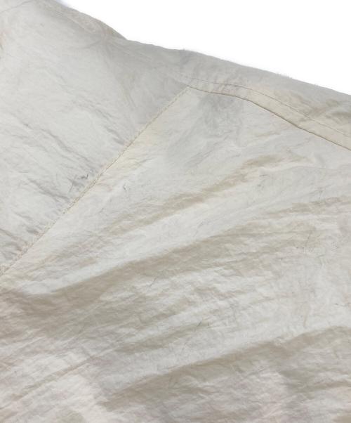 Audrey and John Wad（オードリーアンドジョンワッド）Audrey and John Wad (オードリーアンドジョンワッド) ギャザーボリュームワッシャー ダウンブルゾン ジャケット アイボリー サイズ:FREEの古着・服飾アイテム