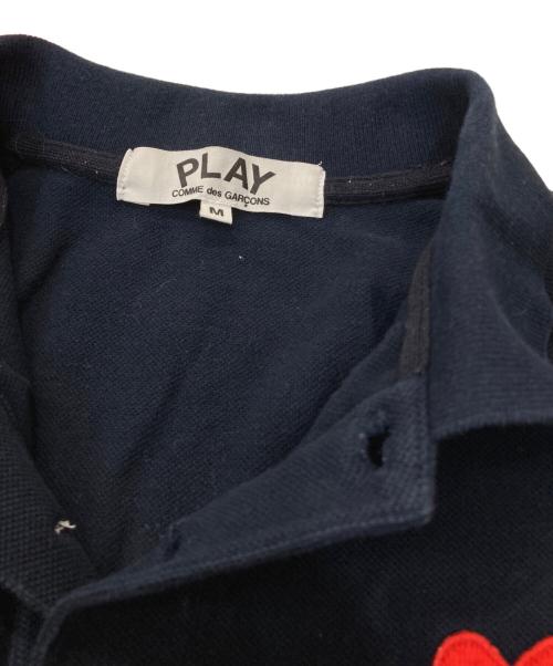 PLAY COMME des GARCONS（プレイコムデギャルソン）PLAY COMME des GARCONS (プレイコムデギャルソン) ポロシャツ ネイビー サイズ:Mの古着・服飾アイテム