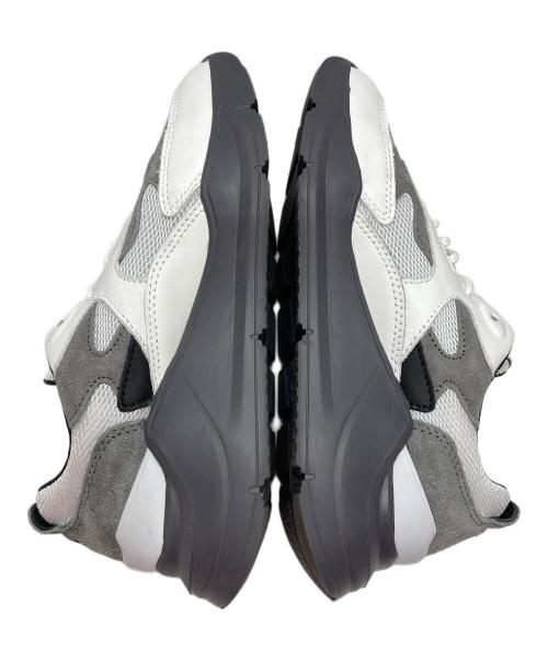 D.A.T.E.（デイト）D.A.T.E. (デイト) 神山 まりあ (カミヤマ マリア) FUGA SMK MESH ホワイト×グレー サイズ:22.5の古着・服飾アイテム