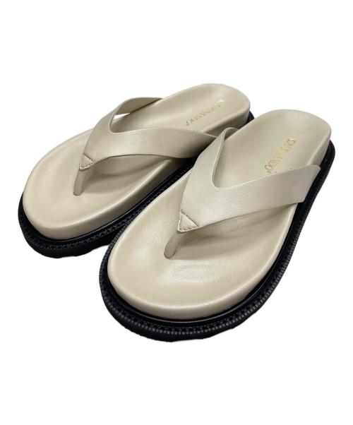 Caminando（カミナンド）Caminando (カミナンド) レザートングサンダル ベージュ サイズ:5の古着・服飾アイテム