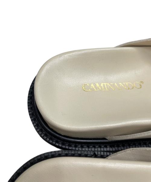 Caminando（カミナンド）Caminando (カミナンド) レザートングサンダル ベージュ サイズ:5の古着・服飾アイテム