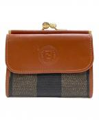 FENDIフェンディ）の古着「ペカン柄3つ折り財布」｜ブラウン×グレー