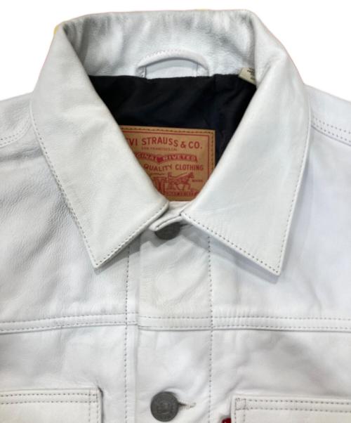 LEVI'S（リーバイス）LEVI'S (リーバイス) stussy (ステューシー) レザートラッカージャケット ホワイト サイズ:Ｓの古着・服飾アイテム