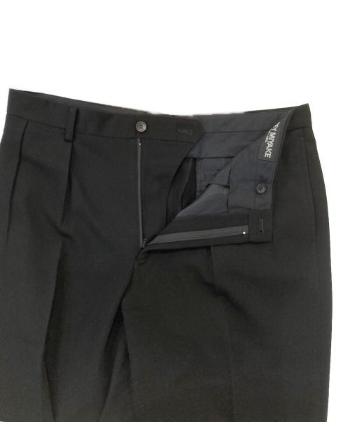 ISSEY MIYAKE WHITE LABEL（イッセイミヤケホワイトレーベル）ISSEY MIYAKE WHITE LABEL (イッセイミヤケホワイトレーベル) スラックス ブラック サイズ:5の古着・服飾アイテム