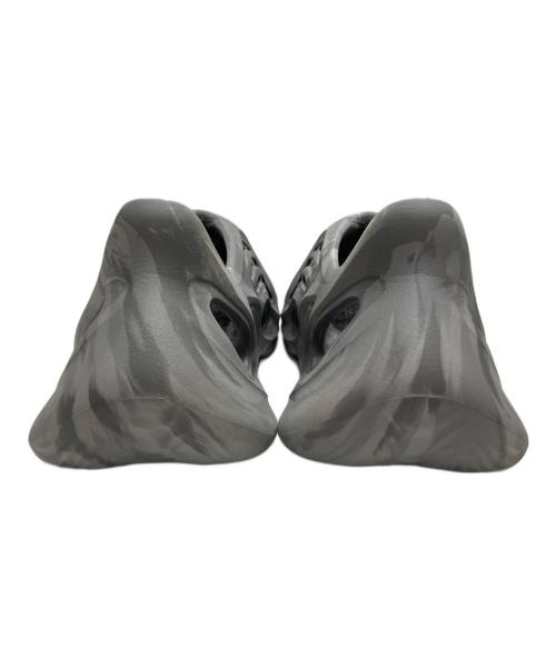 adidas（アディダス）adidas (アディダス) YEEZY Foam Runner GRANITE グレー サイズ:27.5の古着・服飾アイテム