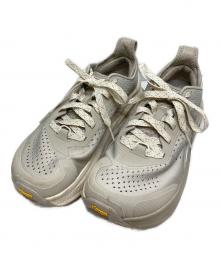 ALTRA（アルトラ）の古着「トレイルランニングシューズ」｜ベージュ