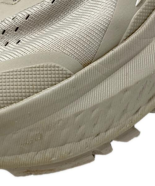 ALTRA（アルトラ）ALTRA (アルトラ) トレイルランニングシューズ ベージュ サイズ:UK6の古着・服飾アイテム