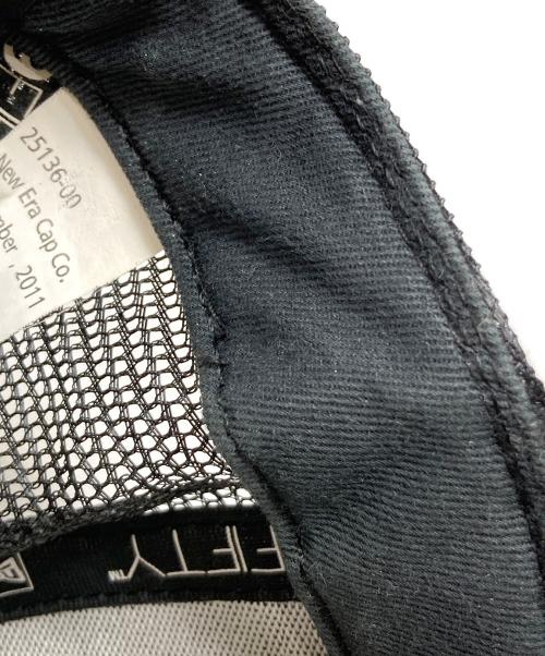 stussy（ステューシー）stussy (ステューシー) New Era (ニューエラ) メッシュキャップ ブラックの古着・服飾アイテム