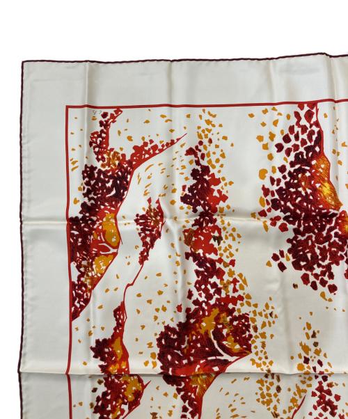 HERMES（エルメス）HERMES (エルメス) カレ90 3枚の葉 アイボリー×レッドの古着・服飾アイテム