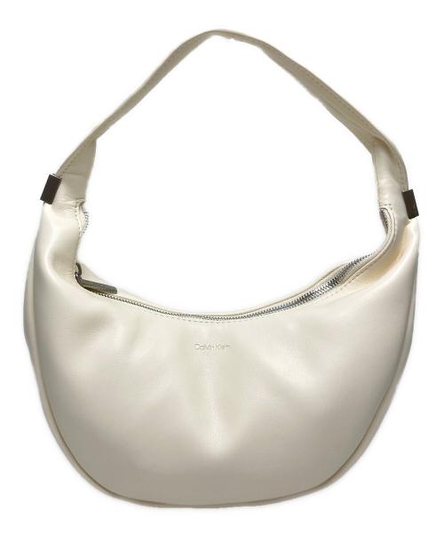 Calvin Klein（カルバンクライン）Calvin Klein (カルバンクライン) SOFT CRESCENT 30 ベージュの古着・服飾アイテム