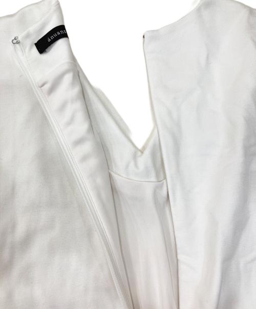 anuans（アニュアンス）anuans (アニュアンス) アシメヘムVネックカットワンピース ホワイト サイズ:Sの古着・服飾アイテム