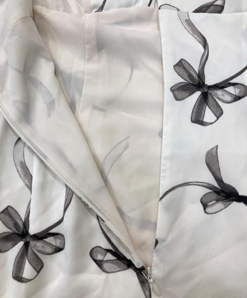 Snidel（スナイデル）Snidel (スナイデル) Sustainableリボンプリントワンピース アイボリー サイズ:2 未使用品の古着・服飾アイテム