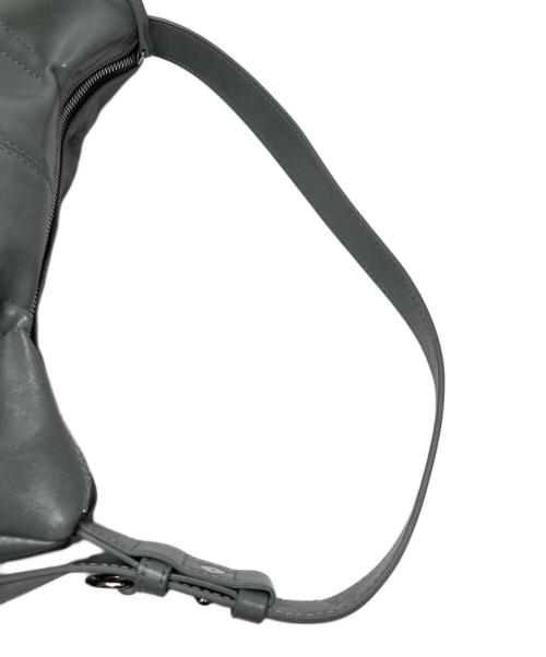 Matin Kim（マーティン・キム）matin kim (マーティン・キム) ショルダーバッグ グレー サイズ:FREEの古着・服飾アイテム