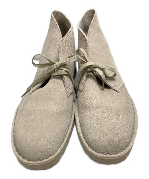 CLARKS（クラークス）CLARKS (クラークス) チャッカーブーツ ベージュ サイズ:27.5の古着・服飾アイテム