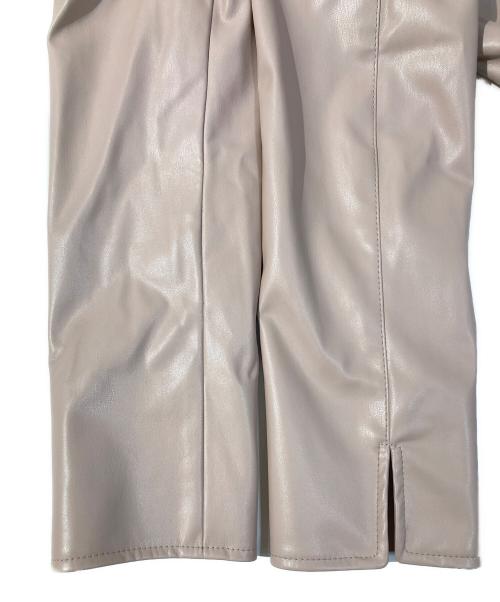 TO BE CHIC（トゥービーシック）TO BE CHIC (トゥービーシック) フリルフェイクレザージャケット ピンク サイズ:SIZE40の古着・服飾アイテム