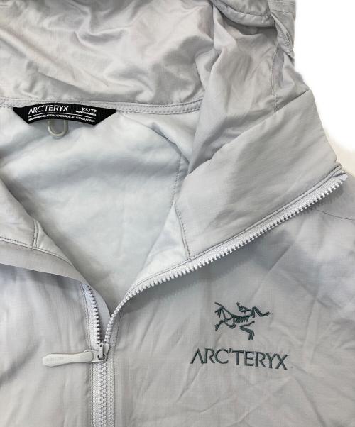 ARC'TERYX（アークテリクス）ARC'TERYX (アークテリクス) ATOM SL HOODY グレー サイズ:xsの古着・服飾アイテム