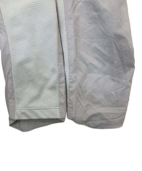 ARC'TERYX（アークテリクス）ARC'TERYX (アークテリクス) ATOM SL HOODY グレー サイズ:xsの古着・服飾アイテム