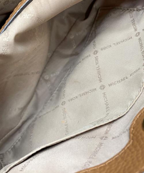 MICHAEL KORS（マイケル・コース）MICHAEL KORS (マイケル・コース) チェーンショルダーバッグ ホワイトの古着・服飾アイテム