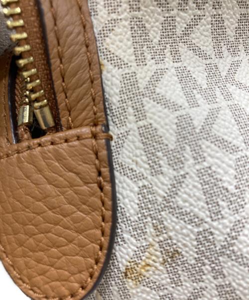 MICHAEL KORS（マイケル・コース）MICHAEL KORS (マイケル・コース) チェーンショルダーバッグ ホワイトの古着・服飾アイテム