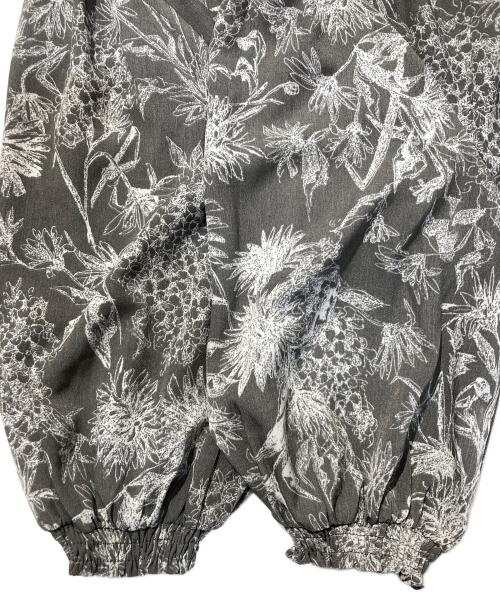 Vin（ヴィン）Vin (ヴィン) 花柄ワンピース グレー サイズ:FREEの古着・服飾アイテム