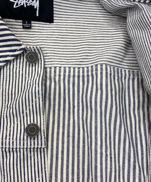 stussy（ステューシー）stussy (ステューシー) Stripe Trucker  JACKET(ストライプトラッカージャケット) ホワイト×ブラック サイズ:Lの古着・服飾アイテム