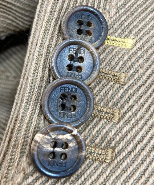 FENDI（フェンディ）FENDI (フェンディ) ダブルジャケット ベージュ サイズ:48の古着・服飾アイテム