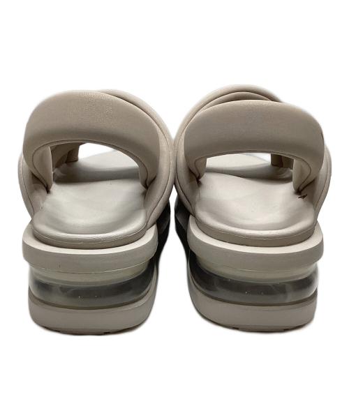 NIKE（ナイキ）NIKE (ナイキ) サンダル ベージュ サイズ:23の古着・服飾アイテム