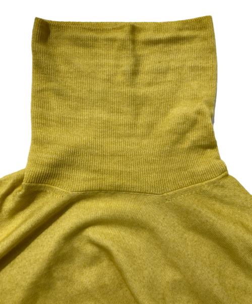 Costanza di spirito（コスタンザ・ディ・スピリト）Costanza DI SPIRITO (コスタンザ・ディ・スピリト) タートルネックニット イエロー サイズ:SIZE 52の古着・服飾アイテム