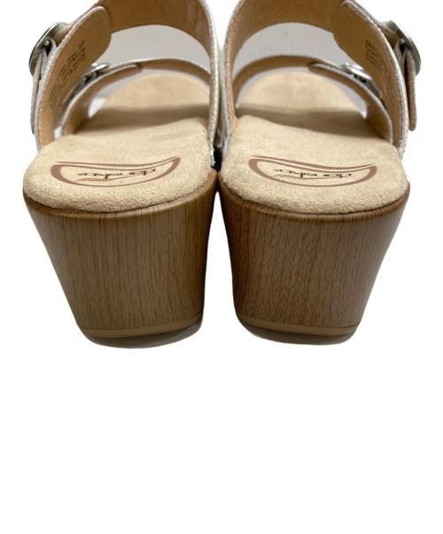 dansko（ダンスコ）dansko (ダンスコ) クロッグサンダル ベージュ サイズ:SIZE 37の古着・服飾アイテム