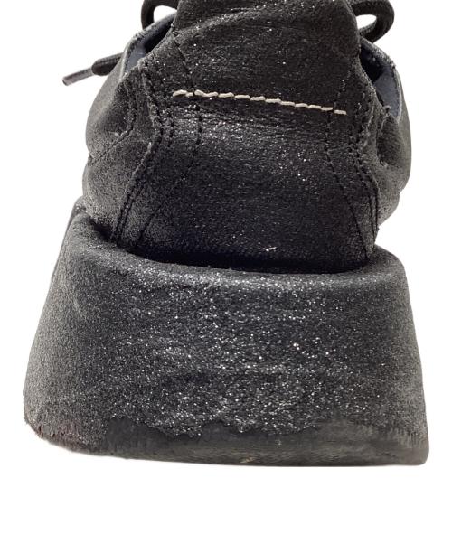 MM6 Maison Margiela（エムエムシックスメゾンマルジェラ）MM6 Maison Margiela (エムエムシックスメゾンマルジェラ) ラメオーバーソールスニーカー ブラック サイズ:SIZE 37の古着・服飾アイテム