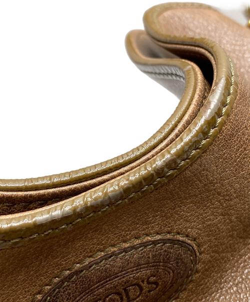 TOD'S（トッズ）TOD'S (トッズ) ホーボーワンショルダーバッグ ブラウンの古着・服飾アイテム