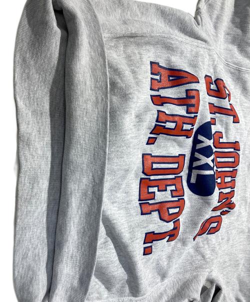 Champion REVERSE WEAVE（チャンピオン リバース ウィーブ）Champion REVERSE WEAVE (チャンピオン リバース ウィーブ) 3段カレッジロゴスウェット グレー サイズ:Mの古着・服飾アイテム