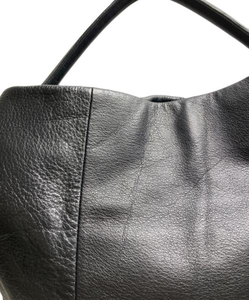 ANYA HINDMARCH（アニヤ・ハインドマーチ）ANYA HINDMARCH (アニヤ・ハインドマーチ) タッセルレザーワンショルダーバッグ ブラック サイズ:FREEの古着・服飾アイテム