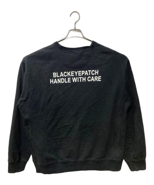 BlackEyePatch（ブラックアイパッチ）BlackEyePatch (ブラックアイパッチ) クルーネックスウェット ブラック サイズ:XLの古着・服飾アイテム