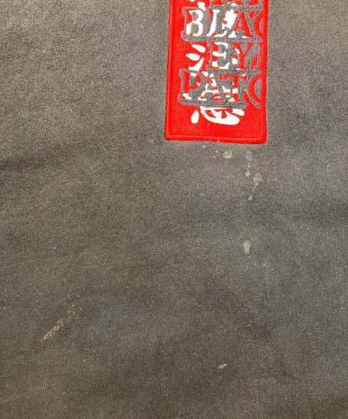 BlackEyePatch（ブラックアイパッチ）BlackEyePatch (ブラックアイパッチ) クルーネックスウェット ブラック サイズ:XLの古着・服飾アイテム