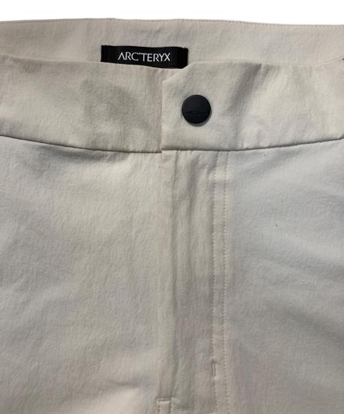 ARC'TERYX（アークテリクス）ARC'TERYX (アークテリクス) CRONIN PANT ホワイト サイズ:W32の古着・服飾アイテム