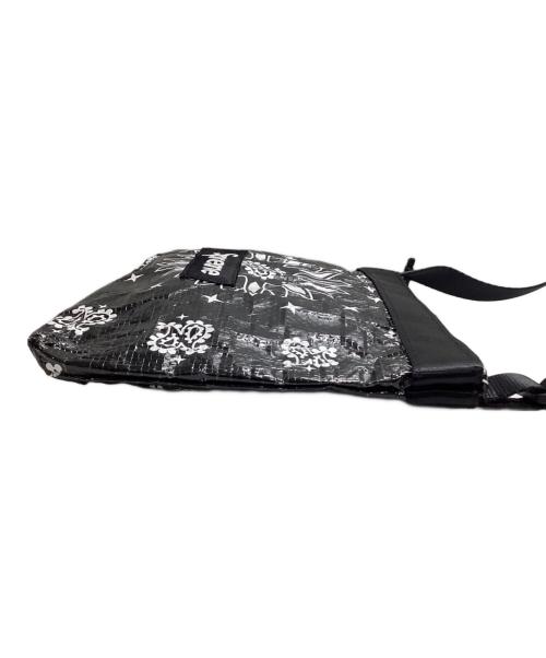 SUPREME（シュプリーム）SUPREME (シュプリーム) Bandana Tarp Side Bag ブラックの古着・服飾アイテム