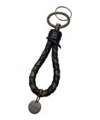 BOTTEGA VENETAボッテガベネタ）の古着「イントレチャートキーホルダー」｜ブラック