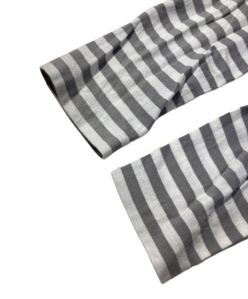 PLAY COMME des GARCONS（プレイコムデギャルソン）PLAY COMME des GARCONS (プレイコムデギャルソン) ボーダーカットソー グレー サイズ:Sの古着・服飾アイテム