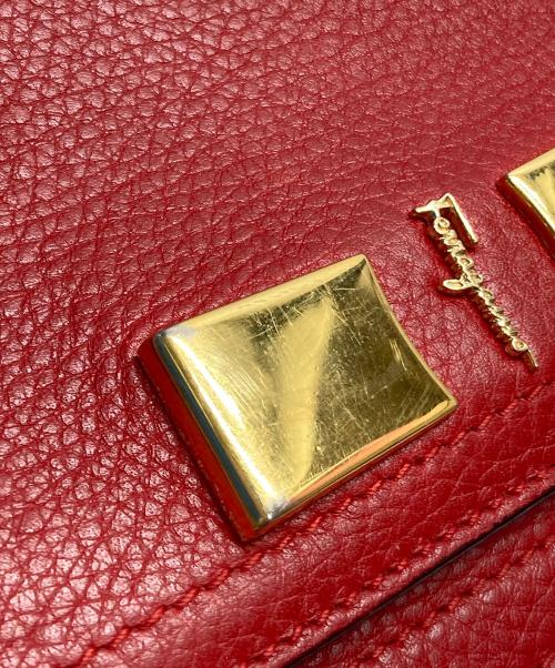 Salvatore Ferragamo（サルヴァトーレ フェラガモ）Salvatore Ferragamo (サルヴァトーレ フェラガモ) チェーンショルダーバッグ レッドの古着・服飾アイテム