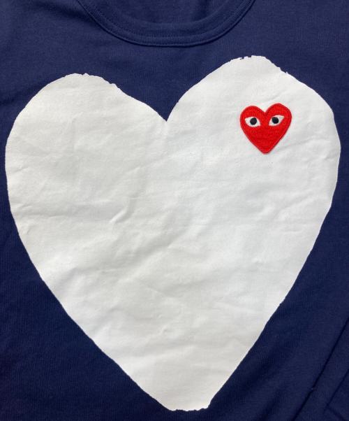 PLAY COMME des GARCONS（プレイコムデギャルソン）PLAY COMME des GARCONS (プレイコムデギャルソン) Tシャツ ネイビー サイズ:Mの古着・服飾アイテム