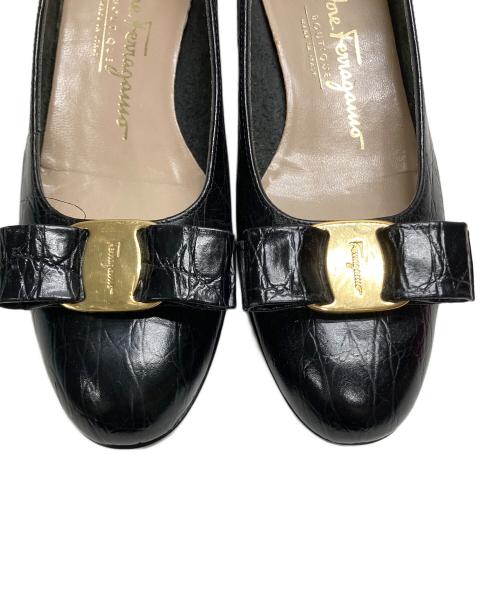 Salvatore Ferragamo（サルヴァトーレ フェラガモ）Salvatore Ferragamo (サルヴァトーレ フェラガモ) クロコ型押しパンプス ブラック サイズ:SIZE6の古着・服飾アイテム