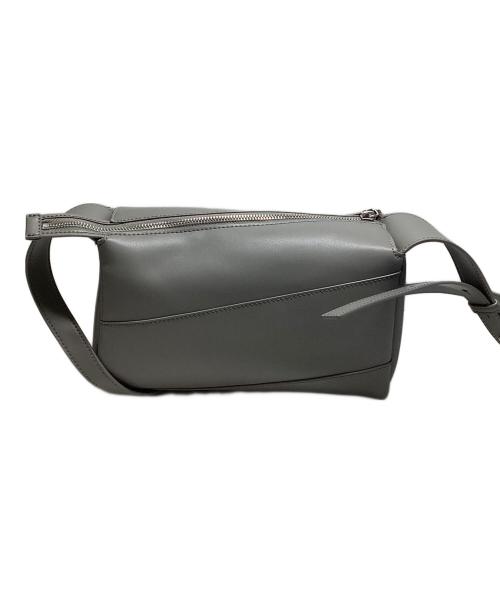 CHARLES & KEITH（チャールズアンドキース）CHARLES & KEITH (チャールズアンドキース) トリンスローチーショルダーバッグ グレーの古着・服飾アイテム