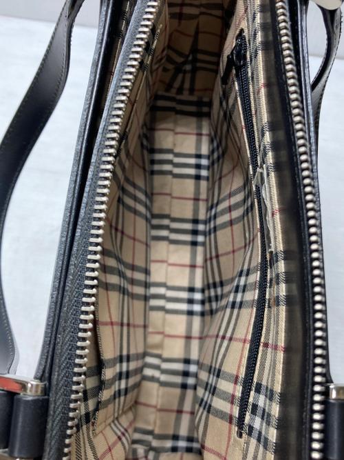 BURBERRY（バーバリー）BURBERRY (バーバリー) ノヴァチェックハンドバッグ ブラックの古着・服飾アイテム