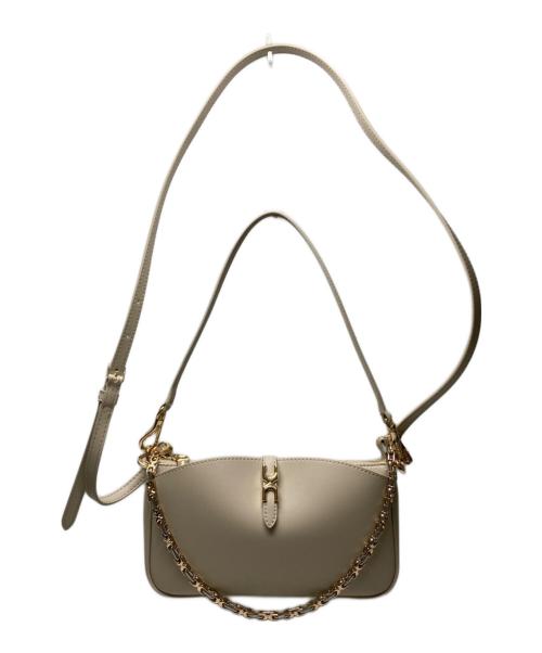CHARLES & KEITH（チャールズアンドキース）CHARLES & KEITH (チャールズアンドキース) メタリックアクセント チェーンハンドルショルダーバッグ ベージュ サイズ:FREEの古着・服飾アイテム