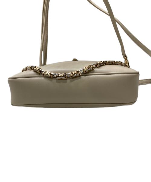 CHARLES & KEITH（チャールズアンドキース）CHARLES & KEITH (チャールズアンドキース) メタリックアクセント チェーンハンドルショルダーバッグ ベージュ サイズ:FREEの古着・服飾アイテム