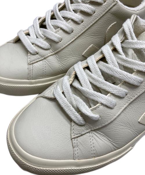 VEJA（ヴェジャ）VEJA (ヴェジャ) スニーカー ベージュ サイズ:25.5の古着・服飾アイテム
