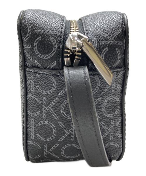Calvin Klein（カルバンクライン）Calvin Klein (カルバンクライン) Must Camera Bag ブラックの古着・服飾アイテム
