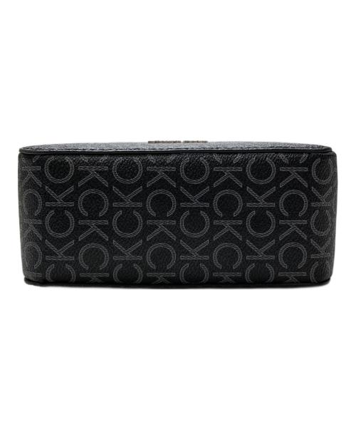 Calvin Klein（カルバンクライン）Calvin Klein (カルバンクライン) Must Camera Bag ブラックの古着・服飾アイテム
